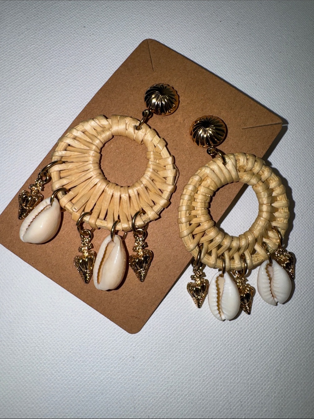 Vince Camuto Harlo Pouch Wristlet Clutch & Boho Earrings - Picture 6 of 6